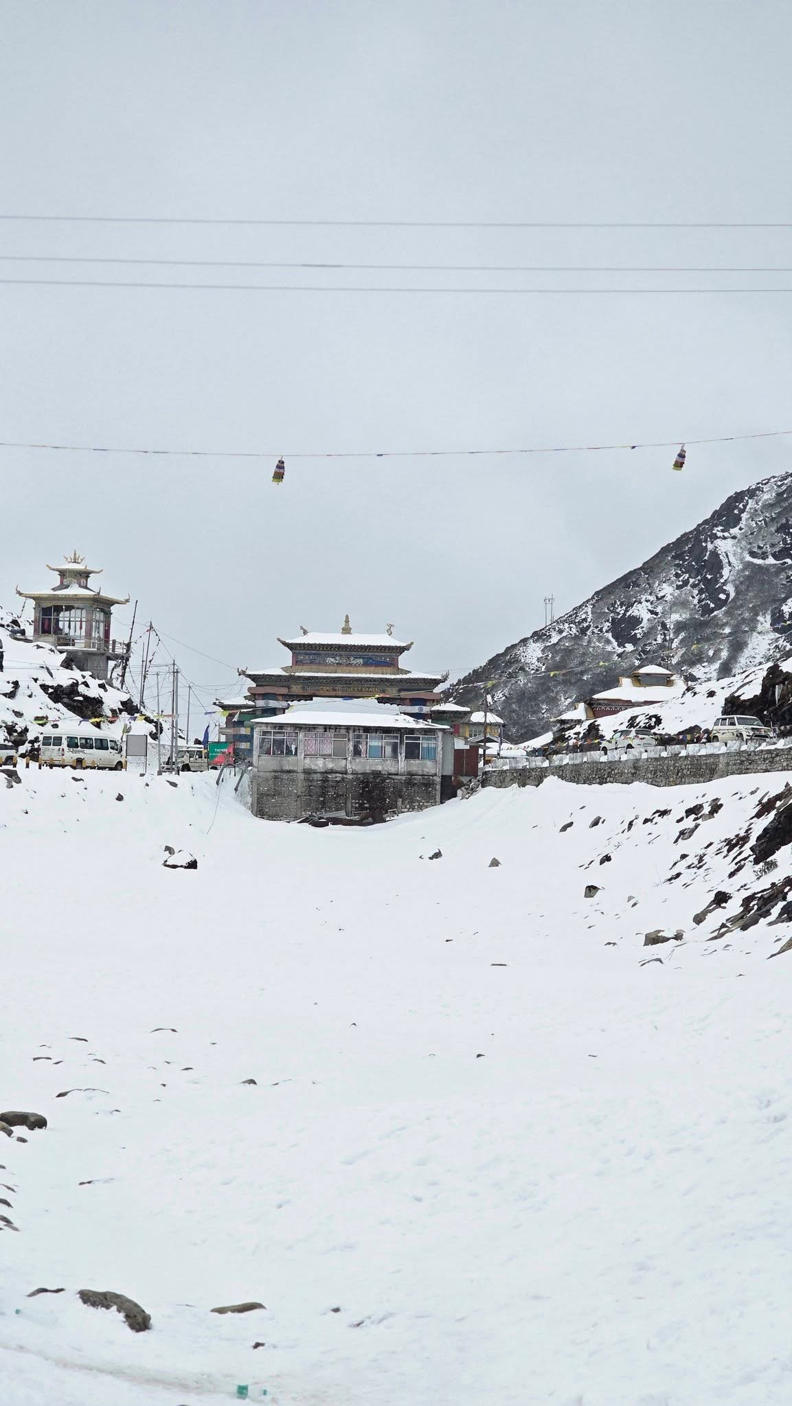 Sela Pass gate in heavy snow